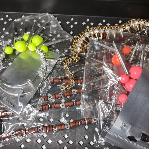 Lot Of Spike Necklaces And Earrings CDK14 - Picture 8 of 9